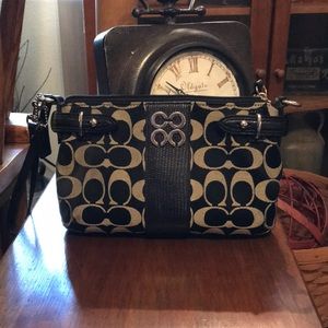 EUC Coach wristlet